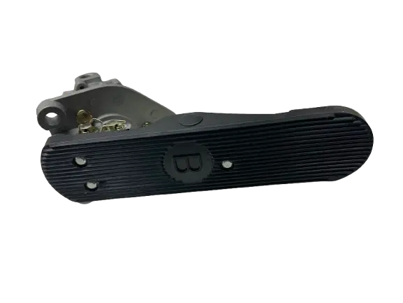 E-6 Foot Brake Valve With Pedal, All Ports 3/8 in. P.T. For Mitsubishi Fuso, Isuzu, Hino, & Nissan Trucks icjtruckparts